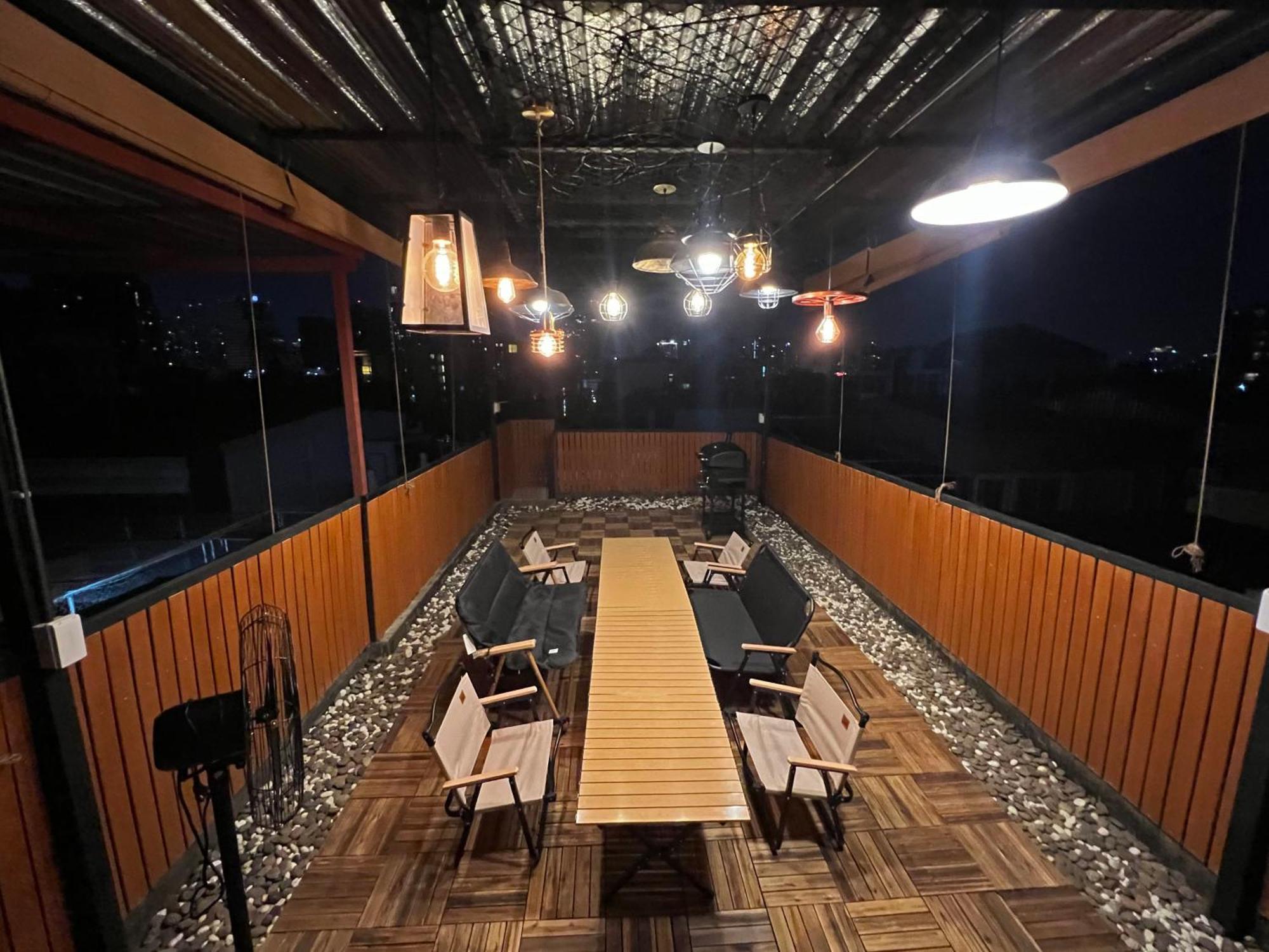 4 Bedroom House With Beautiful Rooftop Near Bts Ekkamai Villa *