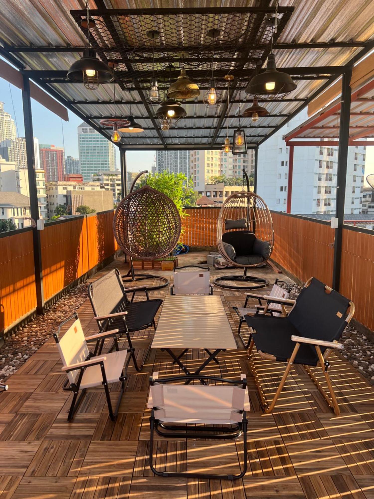 4 Bedroom House With Beautiful Rooftop Near Bts Ekkamai Bangkok